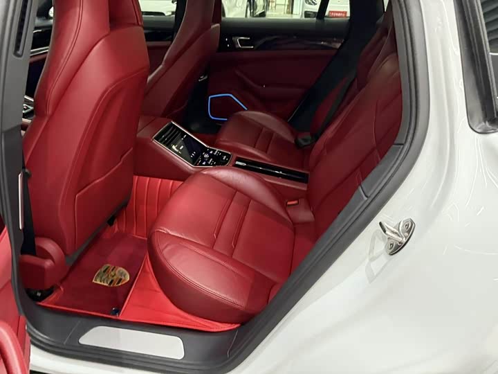 Фото 9 - Porsche Panamera