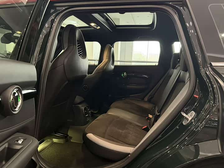 Фото 8 - Mini Clubman JCW