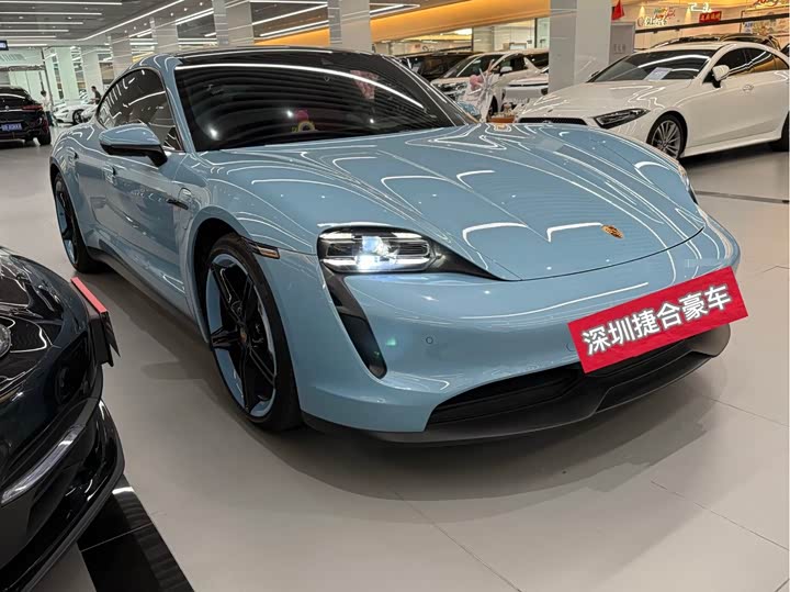 Photo 3 - Porsche Taycan