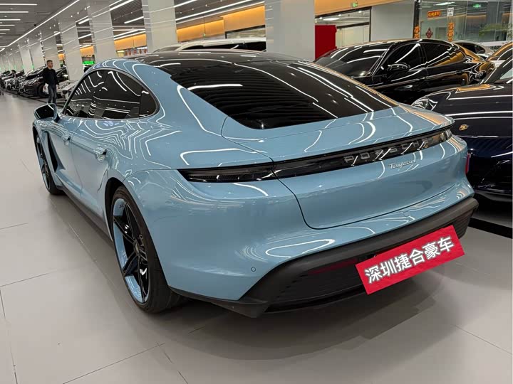 Photo 4 - Porsche Taycan