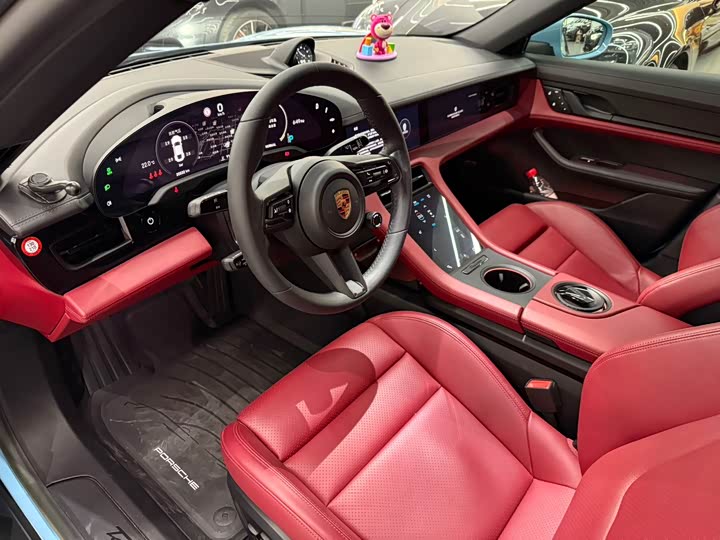 Photo 8 - Porsche Taycan