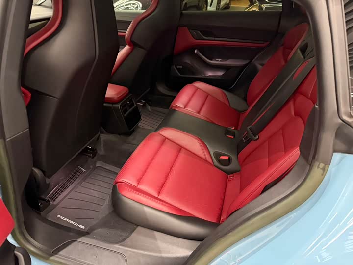 Photo 9 - Porsche Taycan