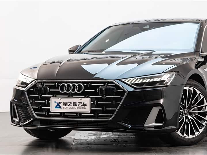 Фото 2 - Audi A7L