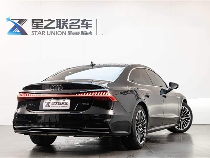 Фото 5 - Audi A7L
