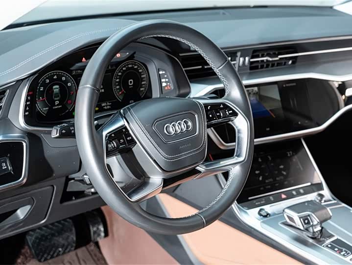 Фото 8 - Audi A7L