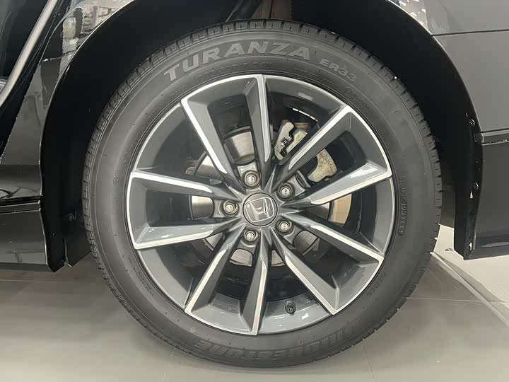 Фото 3 - Honda Inspire