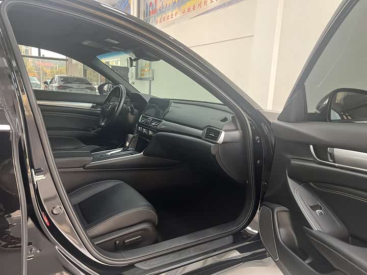 Фото 8 - Honda Inspire