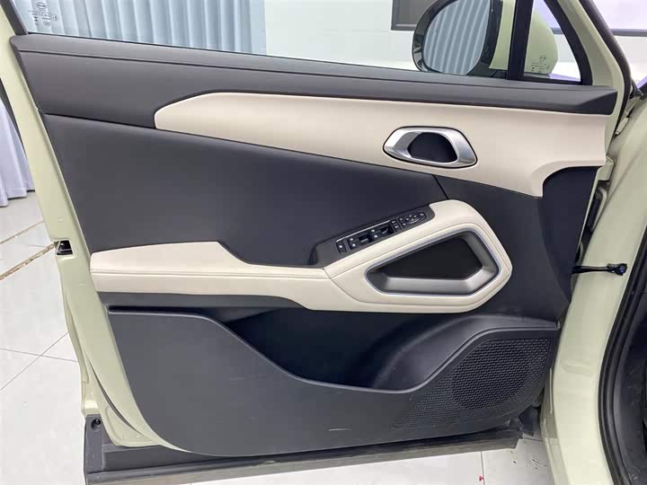 Фото 8 - BYD Yuan Up