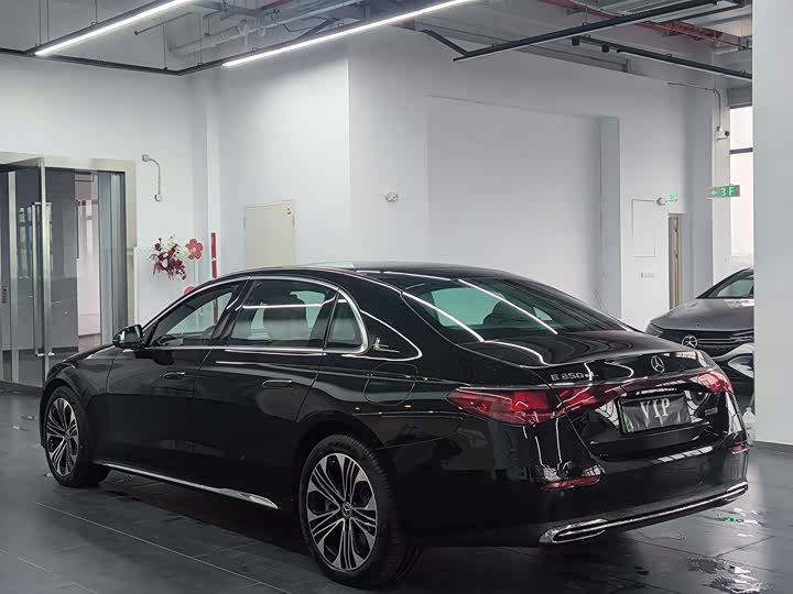 Фото 6 - Mercedes-Benz E-Class Hybrid