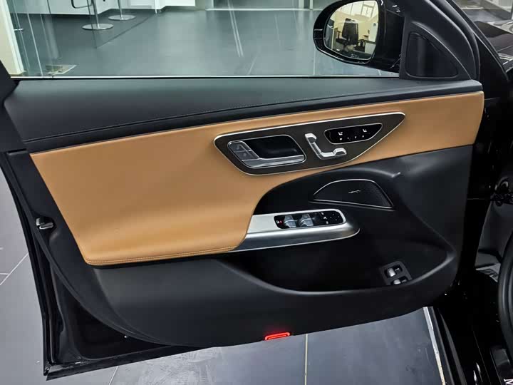 Фото 7 - Mercedes-Benz E-Class Hybrid