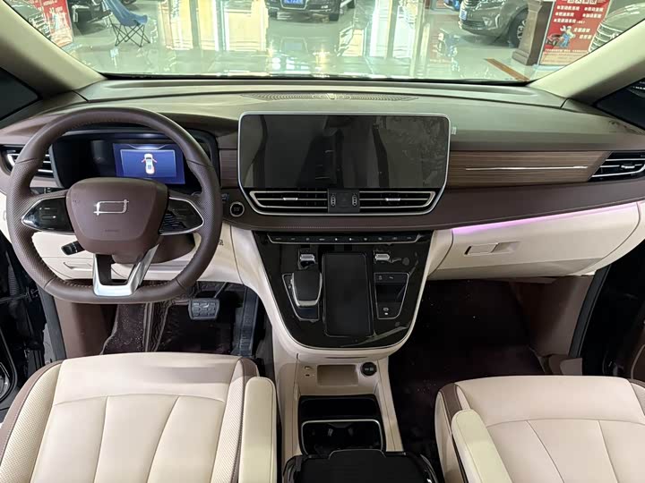 Фото 6 - Bestune M9