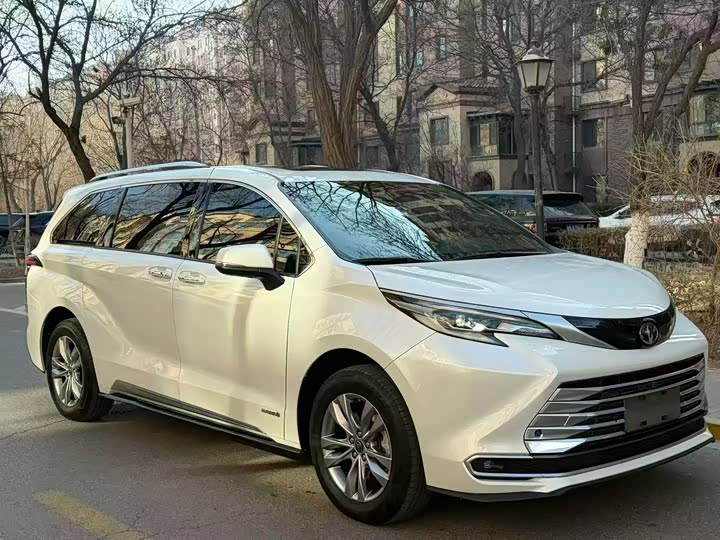 Фото 2 - Toyota Sienna