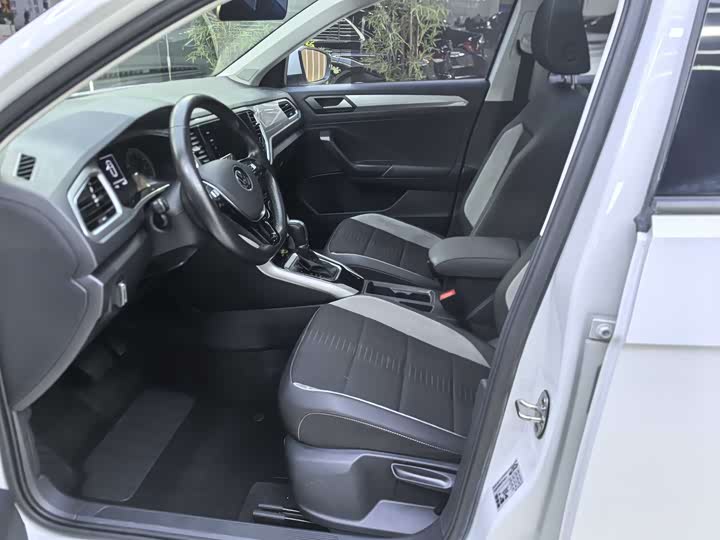 Фото 4 - Volkswagen T-Roc