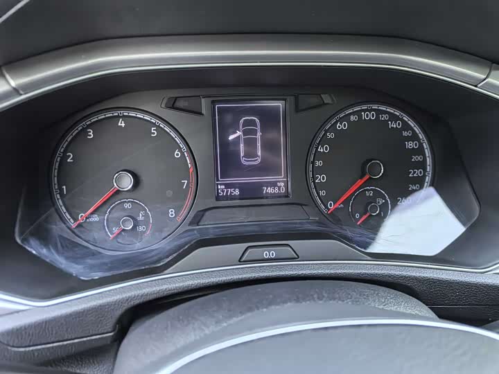 Фото 5 - Volkswagen T-Roc