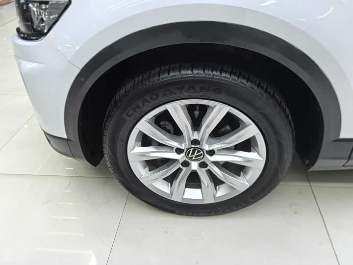 Фото 7 - Volkswagen T-Roc