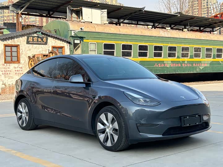 Фото 3 - Tesla Model Y