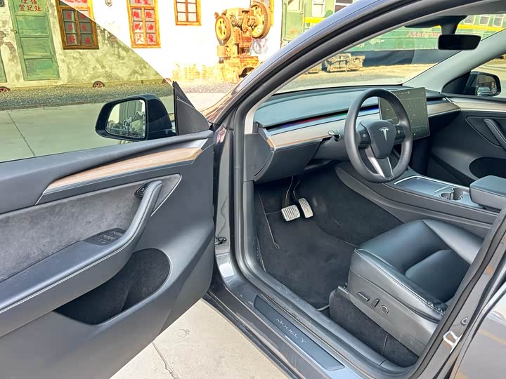 Фото 4 - Tesla Model Y
