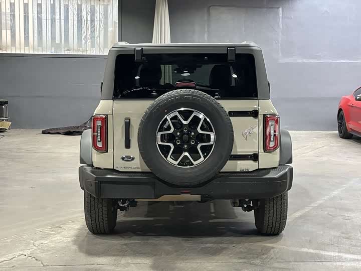 Фото 2 - Ford Bronco