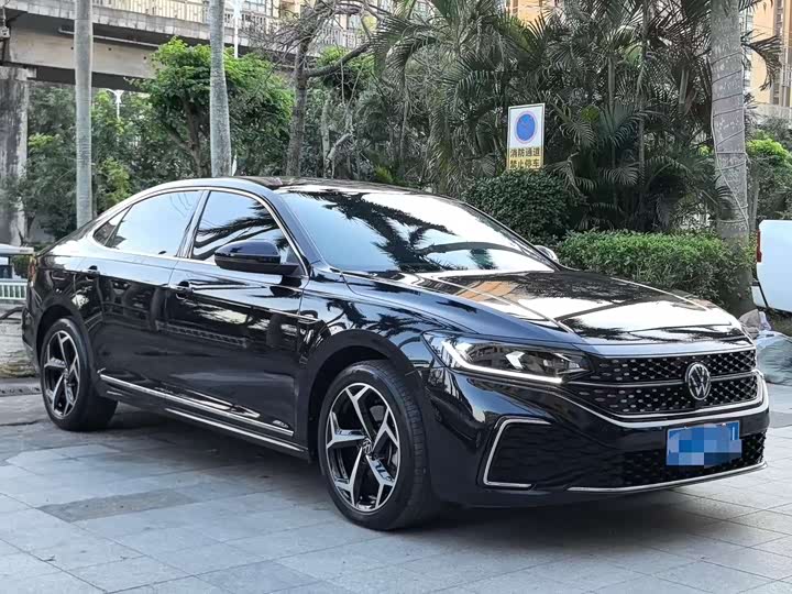 Фото 3 - Volkswagen Passat