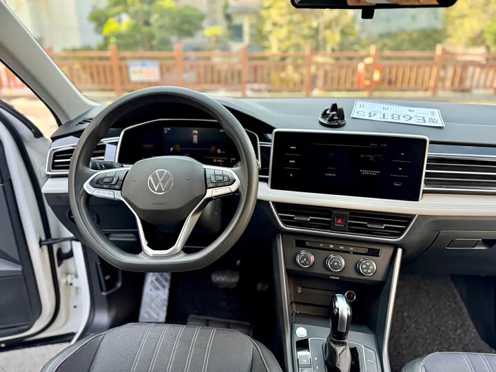 Фото 4 - Volkswagen Tiguan L Pro