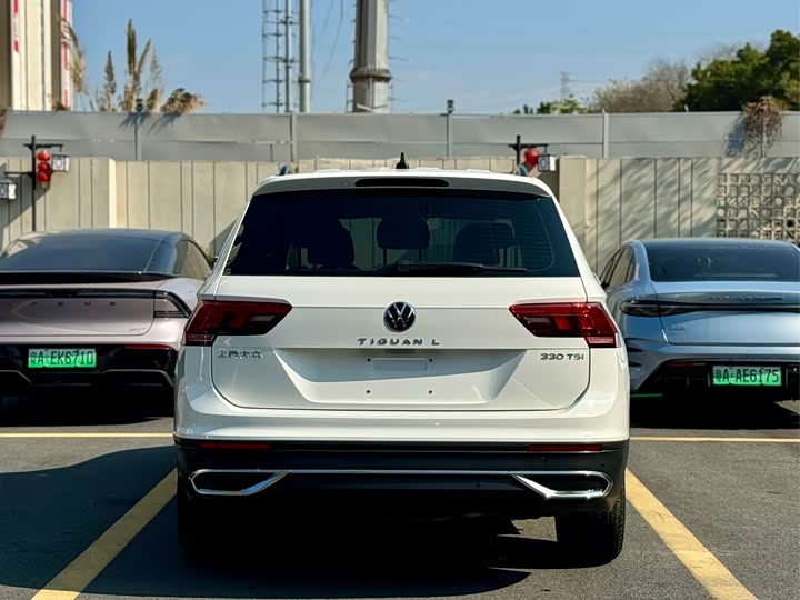 Фото 9 - Volkswagen Tiguan L Pro