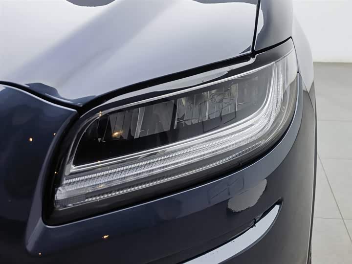 Фото 7 - Lincoln Nautilus