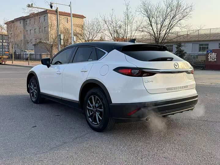 Фото 4 - Mazda CX-4