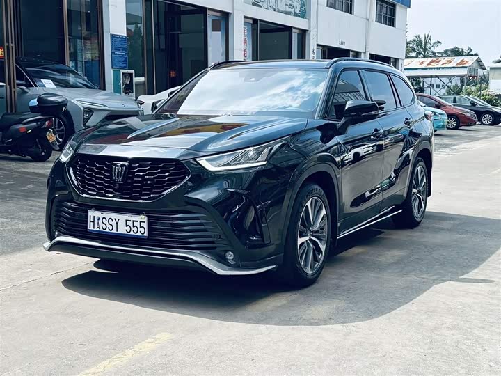 Фото 4 - Toyota Crown Kluger