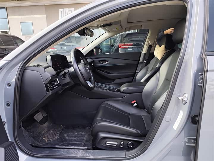 Фото 4 - Honda Inspire