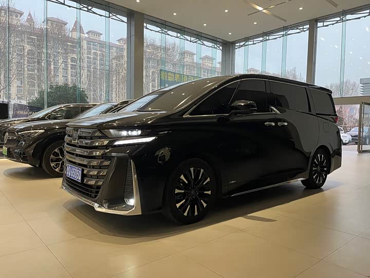 Фото 1 - Toyota Vellfire