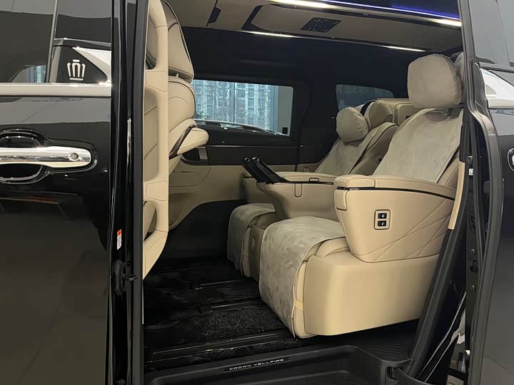 Фото 5 - Toyota Vellfire