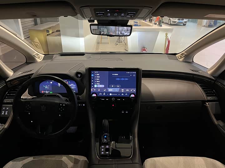 Фото 7 - Toyota Vellfire