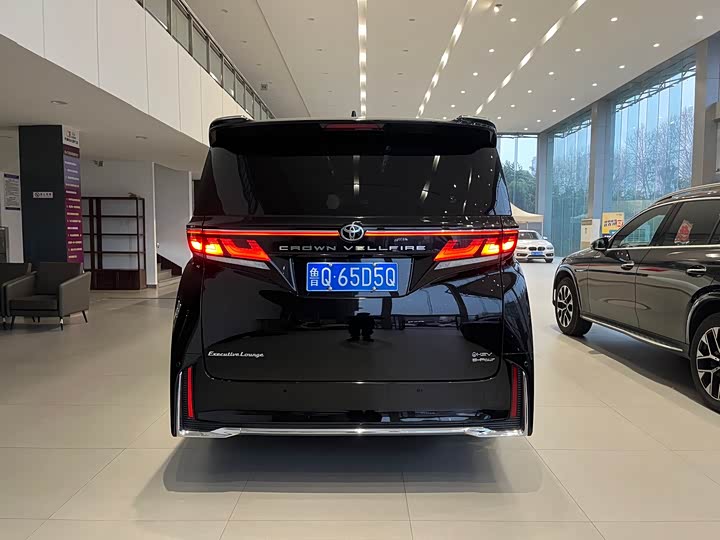 Фото 9 - Toyota Vellfire