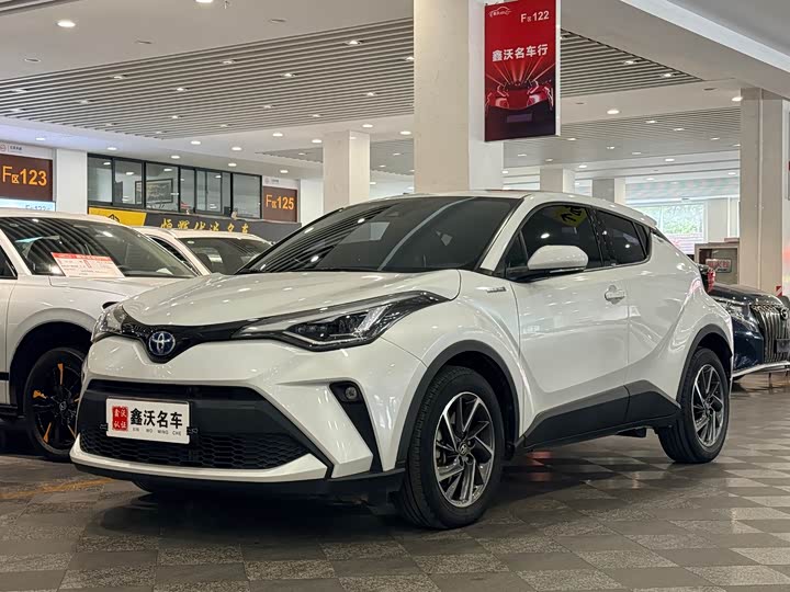 Фото 1 - Toyota C-HR
