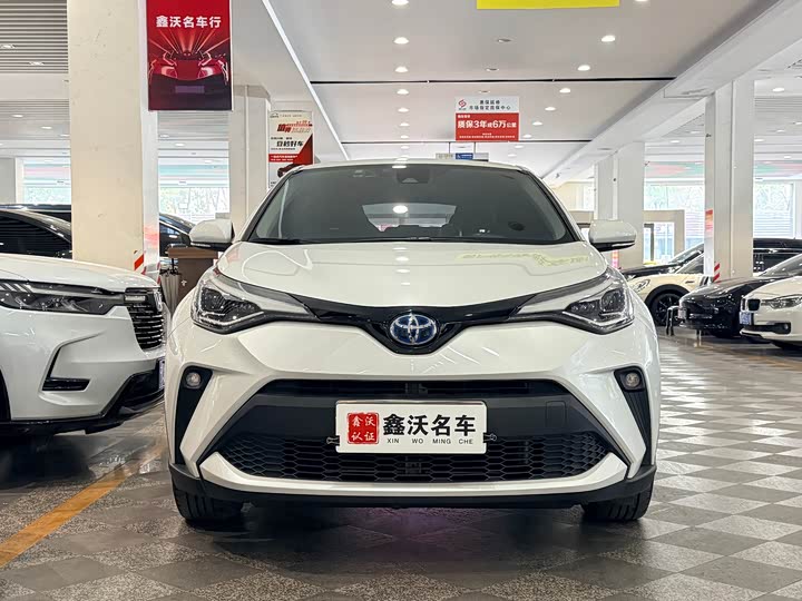 Фото 2 - Toyota C-HR