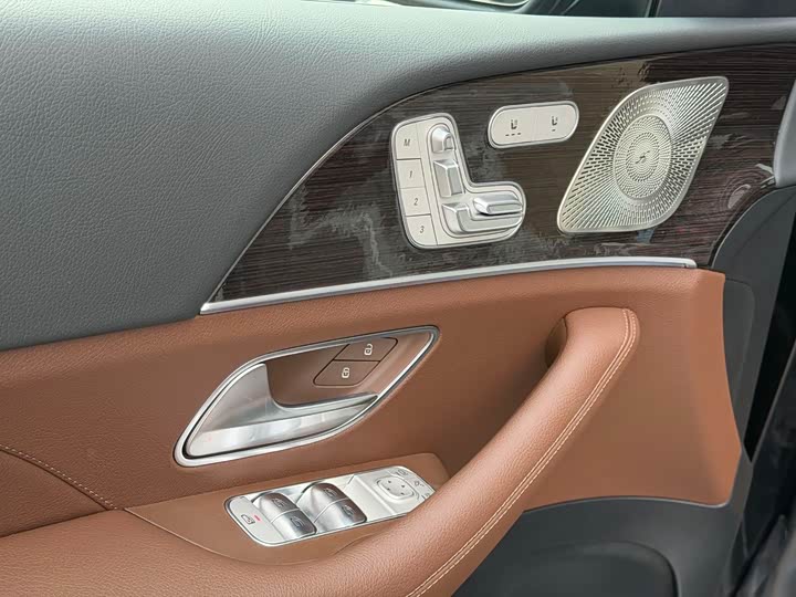 Фото 9 - Mercedes-Benz GLE-Class