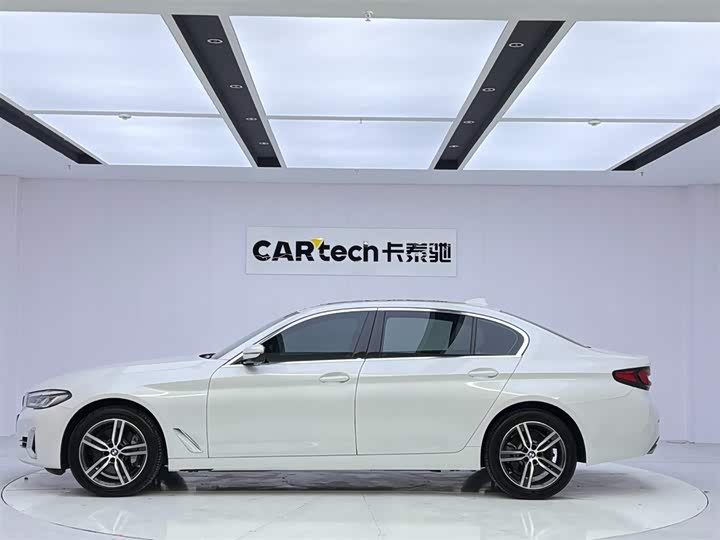 Фото 2 - BMW 5 Series