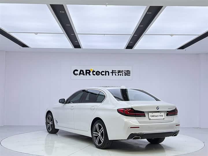 Фото 3 - BMW 5 Series