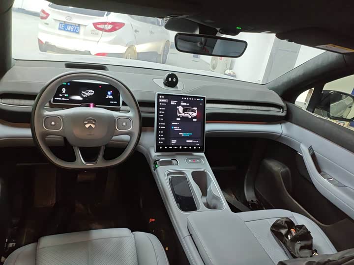 Фото 6 - Nio EC6