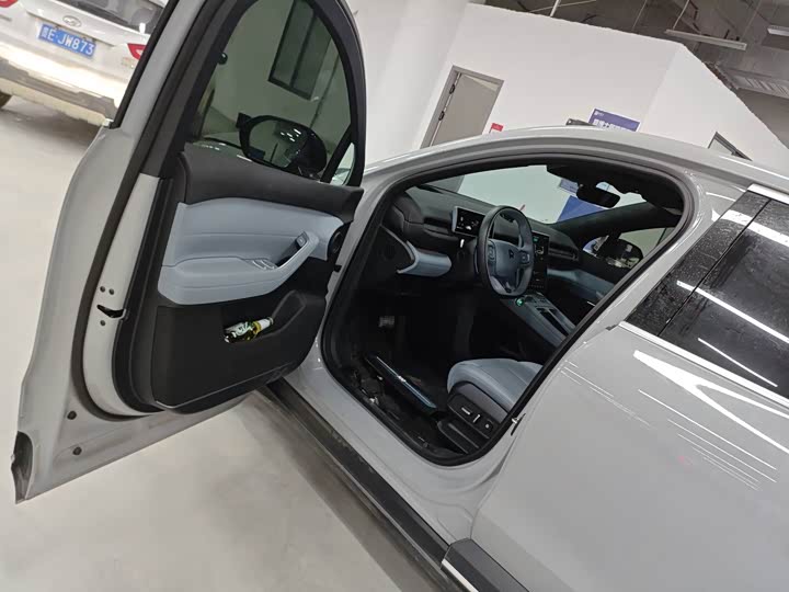 Фото 7 - Nio EC6