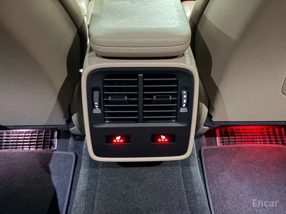 Фото 15 - Porsche Taycan