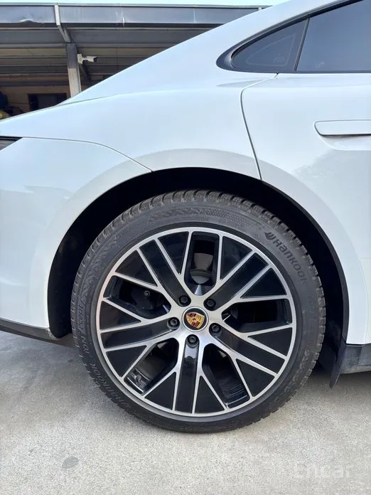 Фото 7 - Porsche Taycan