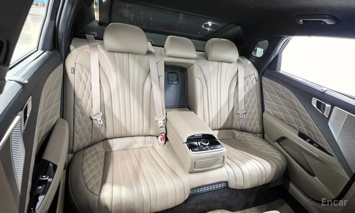 Фото 17 - Kia K8