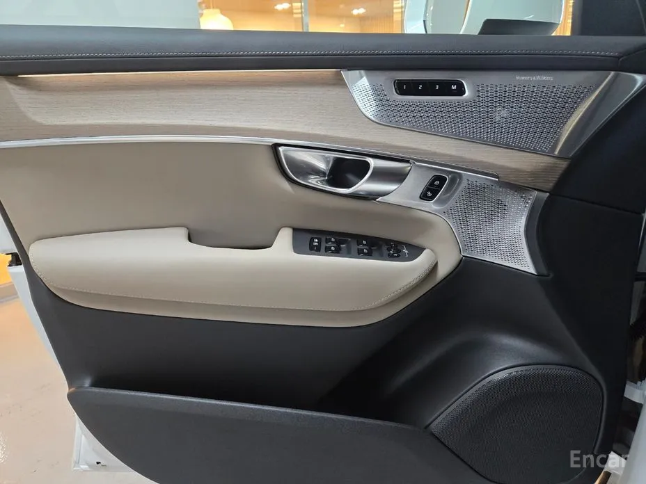 Фото 15 - Volvo XC90