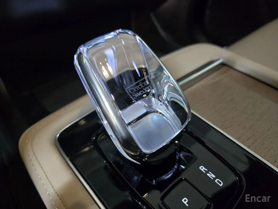 Фото 9 - Volvo XC90