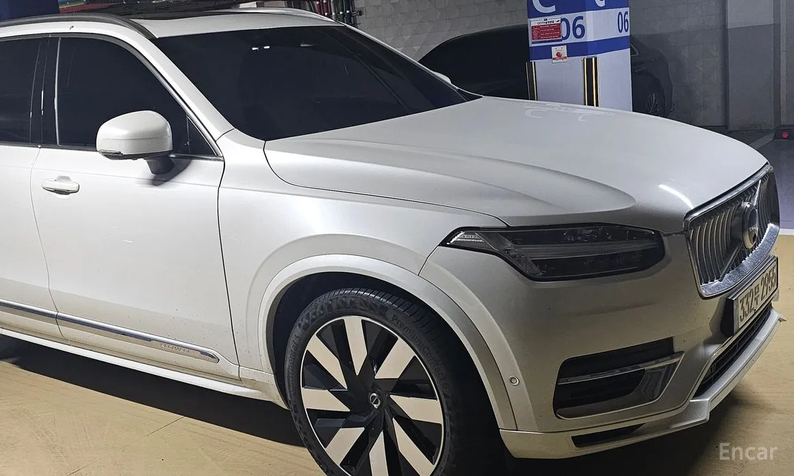 Фото 3 - Volvo XC90