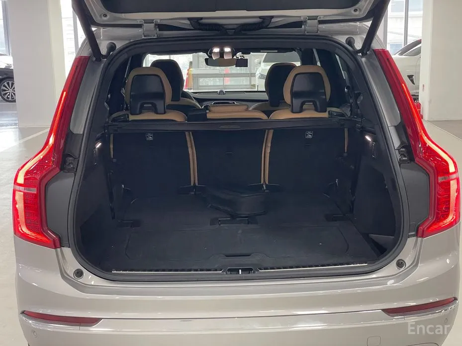 Фото 14 - Volvo XC90