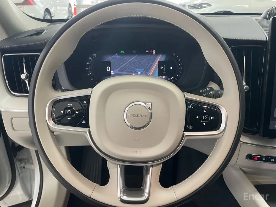 Фото 16 - Volvo XC90