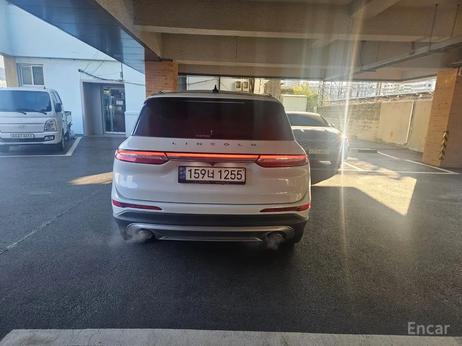 Фото 2 - Lincoln Corsair
