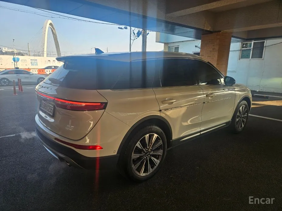 Фото 4 - Lincoln Corsair